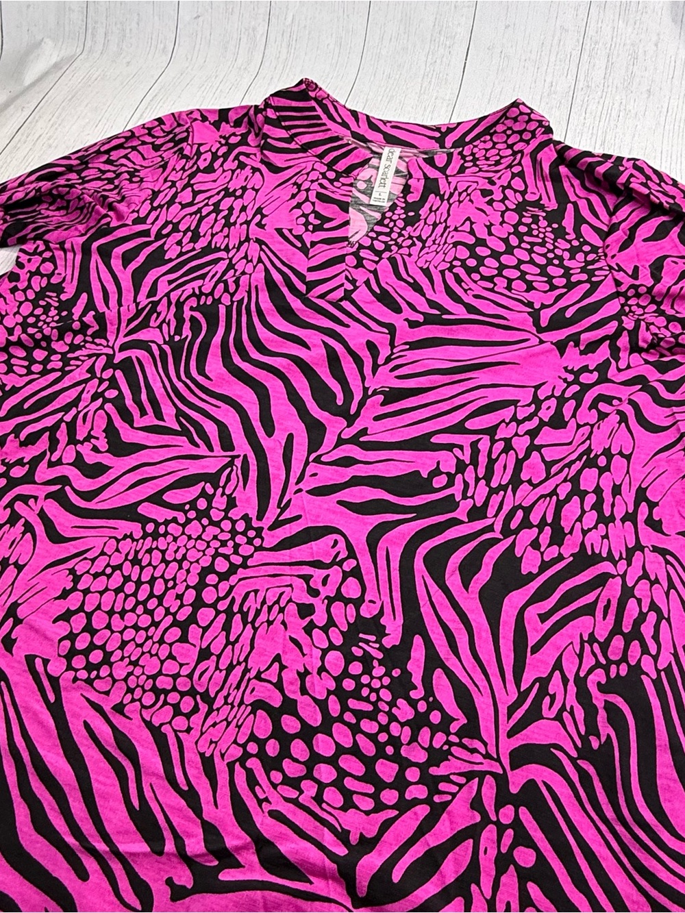 Dear Scarlett Lizzy Top Magenta Black Zebra Animal Print 3/4 Sleeve NWT Sz Large - Picture 3 of 12